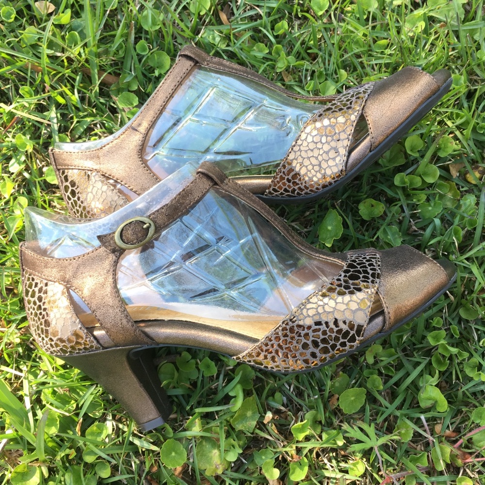 Golden Brown Open-Toed Heels